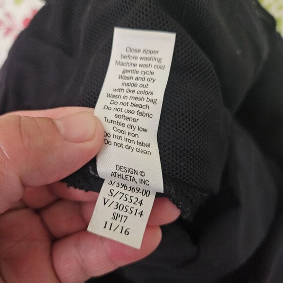 Athleta Women's Black Cargo Casual 4" Inseam Outdoor Hiking Short Size 6 - Picture 6 of 9